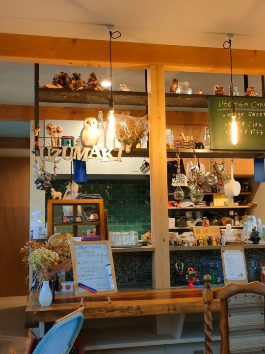 福井市のカフェ　うずまき店内