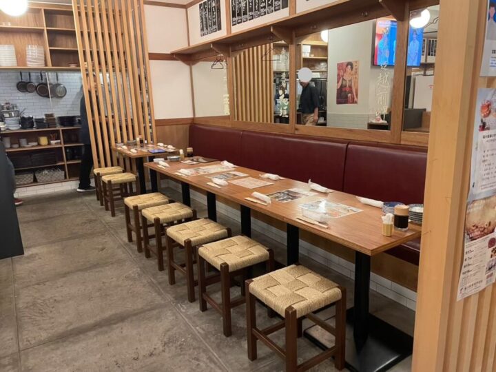 大衆赤酢寿司ぼんた 店内